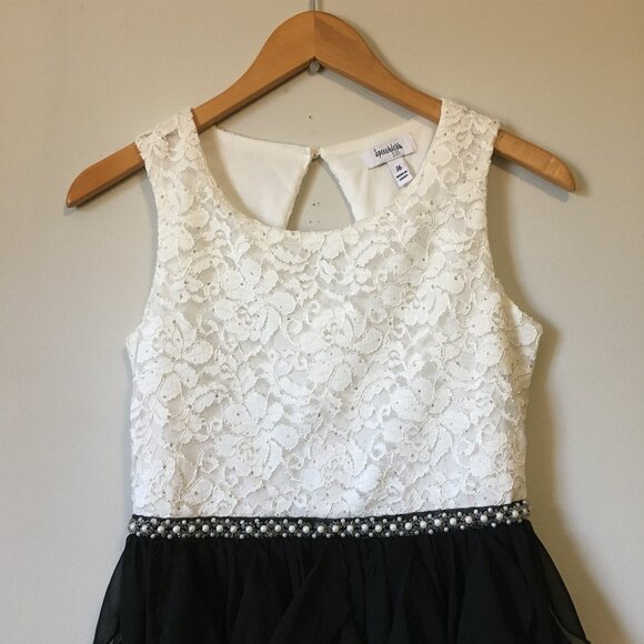 Pearls Lace and Chiffon Festive Dress - Picture 4 of 16